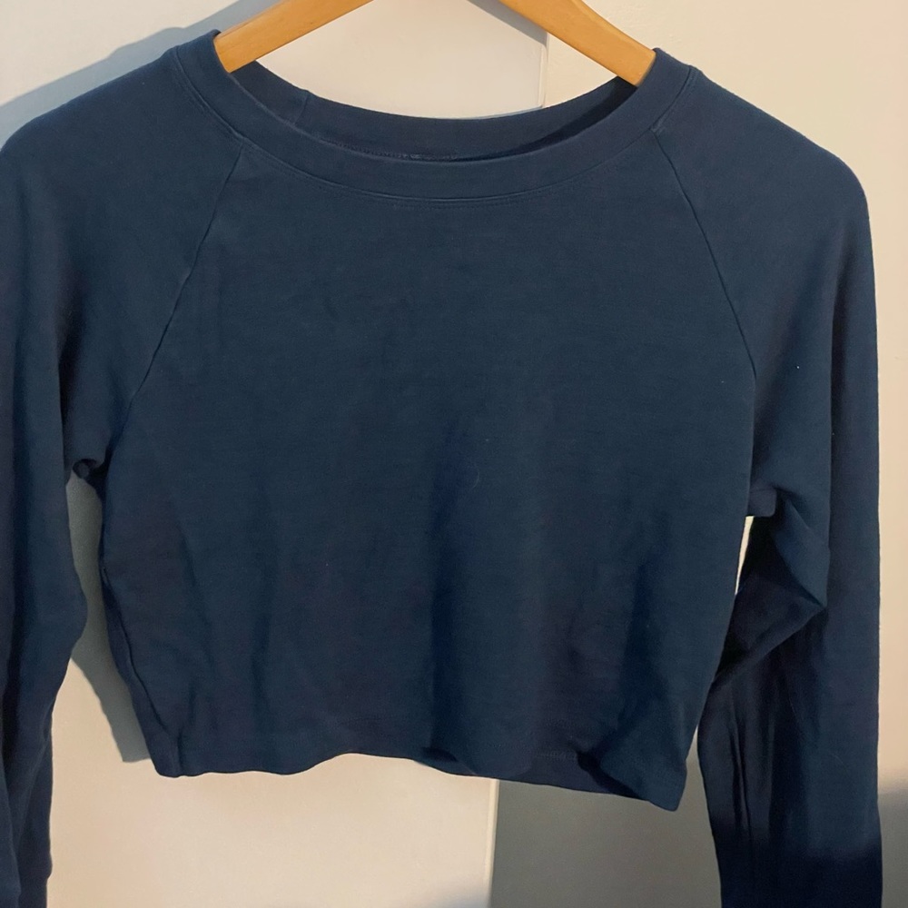 american apparel dark blue long sleeve crop top